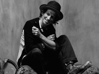 The Rolling Stones - Keith Richards zündelt in Playboy-Villa