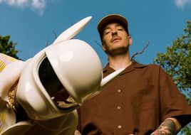 Casper und Cro sehnen sich in ihrer gemeinsamen Single nach einem sorgenfreien „Sommer“
