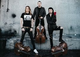 Apocalyptica teilen erste Single aus „Plays Metallica Vol.2“: „The Four Horsemen“ feat. Metallica-Bassist Rob Trujillo