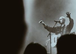 Milow geht mit „Boy Made Out Of Stars“ auf Unplugged-Tour – zehn Konzerte in Deutschland