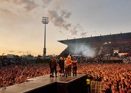 FURY IN THE SLAUGHTERHOUSE kündigen „Hope“-Tour 2023 an! *Drei Zusatzkonzerte