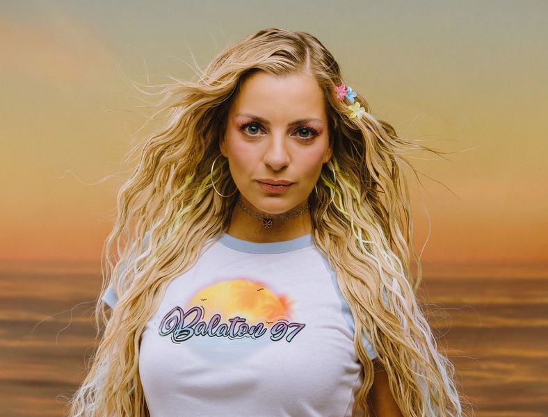 Laura Larsson veröffentlicht den Soundtrack zu „Balaton97“