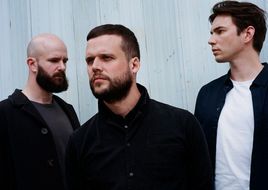 WHITE LIES: Neues Album „As I Try Not To Fall Apart“ im Februar – im April und Mai 2022 live
