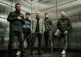 Mit einer Extra-Portion Live-Atmosphäre: CALIBAN veröffentlichen Video zu „Darkness I Became“
