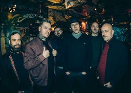 „Wir bleiben wach“: Sondaschule kündigen neues Album & bisher größte Tour für 2025 an | Update: Zweites Tour-Leg 2026