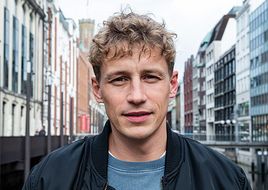 TIM BENDZKO im Headliner Podcast: „Erfolg darf nicht der Zweck von Musikmachen sein."