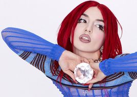 Neues Album: AVA MAX veröffentlicht mit „Maybe You’re The Problem“ eine erste neue Single!