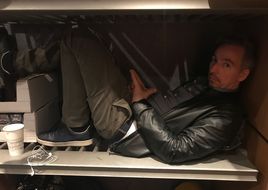 „Allein in deiner Stadt“: Olli Schulz spielt 2026 neue Songs und Geschichten auf Tour