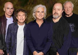 „It carries on“: Marillion laden zu den Marillion Weekends 2027 nach Berlin