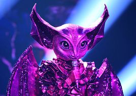 THE MASKED SINGER, Folge 2: Die pinke Glitzerfledermaus ist enttarnt!