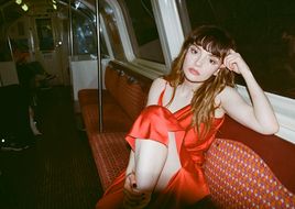 Eigenes Album, eigene Tour: Lauren Mayberry von CHVRCHES wandelt auf Solo-Pfaden