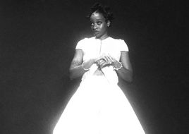 Little Simz veröffentlicht mit „Young“ den nächsten Vorgeschmack auf ihr neues Album – auf Tour im September 2025