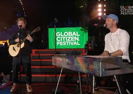 Duett der Spitzenklasse: Ed Sheeran und Chris Martin stehen beim Global Citizen Fest gemeinsam auf der Bühne