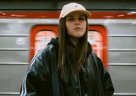 Zu LUNAs neuer Single „Letzte Bahn“ gibt’s jetzt auch ein „behind the scenes“