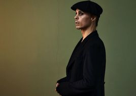 „A teary mascara marathon between Robert Smith and Ozzy“: VV aka Ville Valo mit Details zu seinem Solo-Album „Neon Noir“