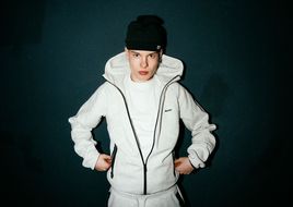 Im Mai 2026: Rap-Durchstarter benno! geht auf „Luv Needs Hate“-Tour