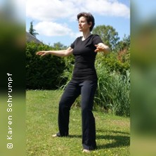 Qi Gong auf der Weide in der Natur - Umgeben von Schafen & Ziegen