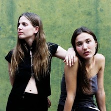 Rita Pay&eacute;s und Luc&iacute;a Fumero