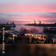 Sonntagmorgen - Spezial zum Fischmarkt! | 
U-Bahn Station St. Pauli (U3)