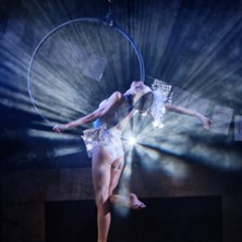 Zirkus-Liebe-Hoffnung - Schauspiel & Artistik Show