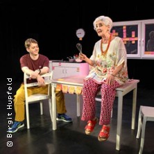 Oma Monika - was war? - Theater Dortmund