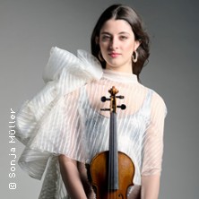 Mar&iacute;a Due&ntilde;as, Violine
