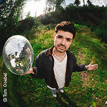 Henry And The Waiter