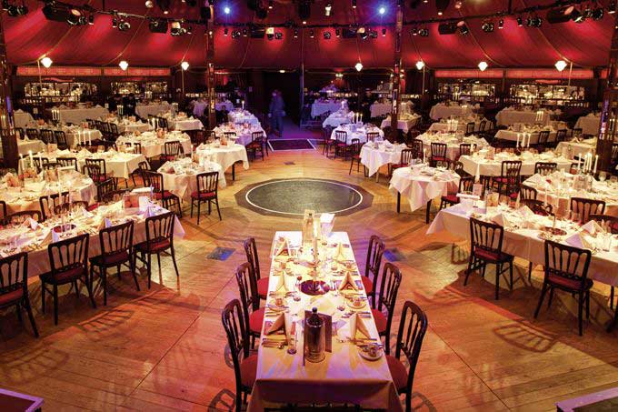 Spiegelpalast am Bahnhof Ostkreuz