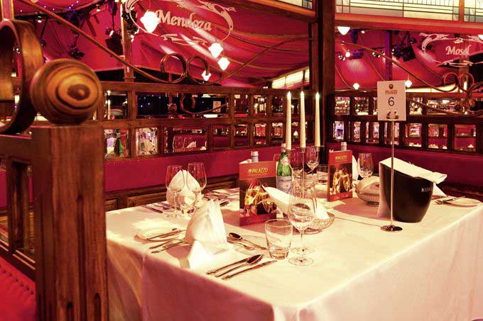 Spiegelpalast am Bahnhof Ostkreuz